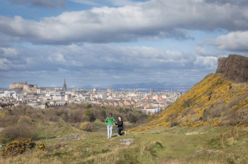 Tips for hiring a photographer for your Edinburgh wedding proposal