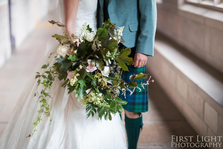 Autumnal wedding bouquet, wedding flowers, wedding details 