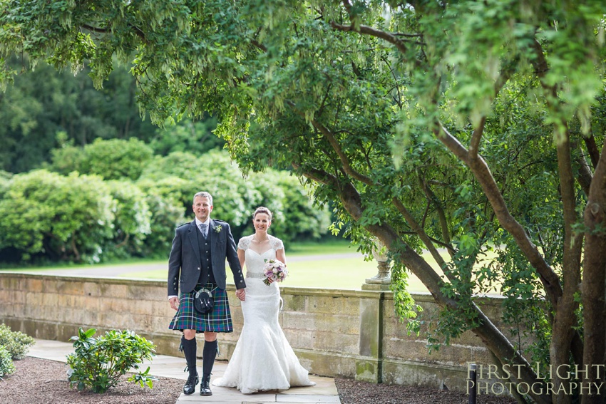 Wedding couple, wedding photo, Gilmerton House, Wedding Photographer, Edinburgh Wedding Photographer, Edinburgh, Scotland, Copyright: First Light Photography