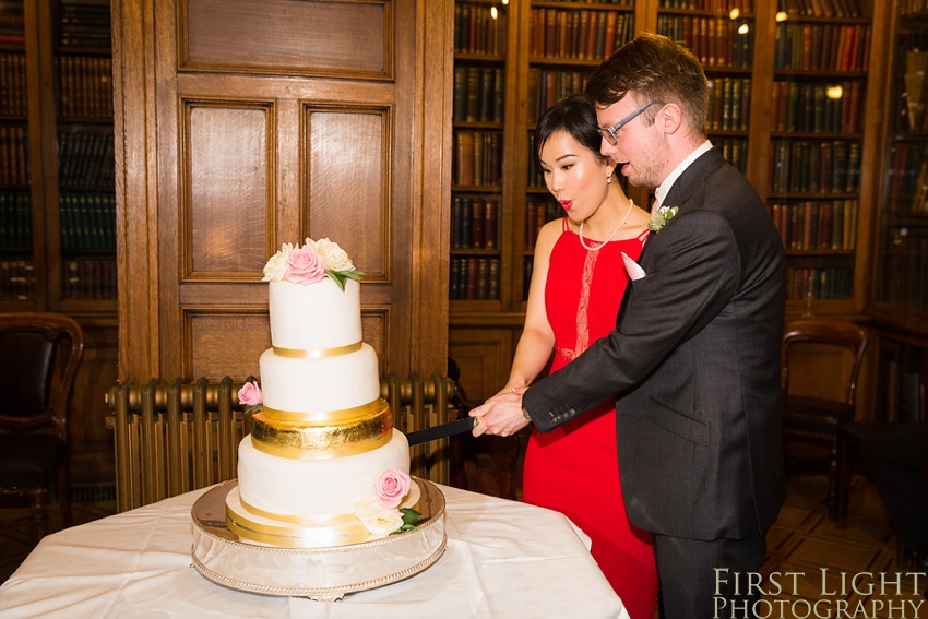 Royal College of Physicians, Scotsman Hotel, Edinburgh Wedding, Wedding Photographer, Edinburgh Wedding Photographer, Scotland, Copyright: First Light Photography