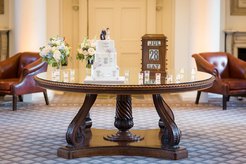 Signet Library Wedding, Balmoral Hotel, Edinburgh, Edinburgh Wedding Photography, Edinburgh Wedding Photographer, Scotland,wedding cake