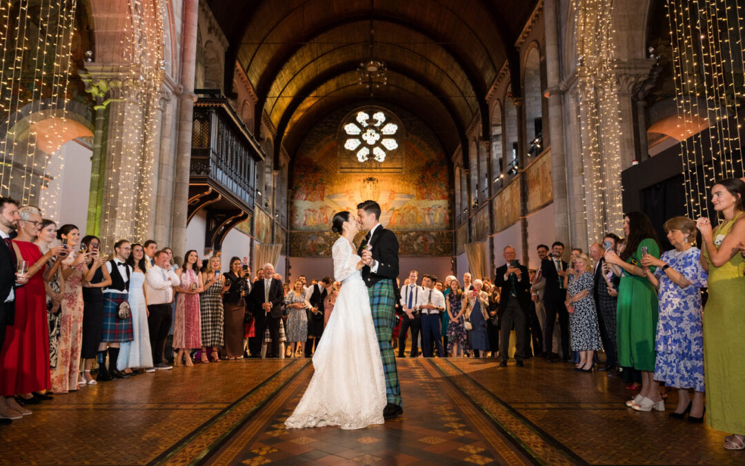 A sunny May wedding at Mansfield Traquair – Céline & Anthony